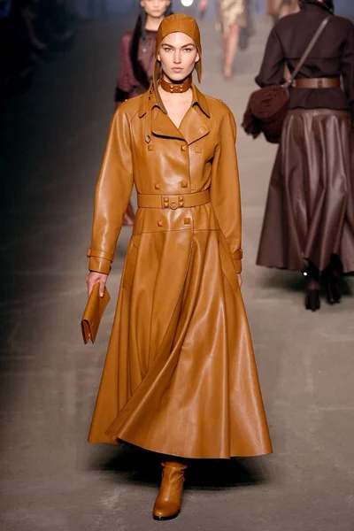 Look 38